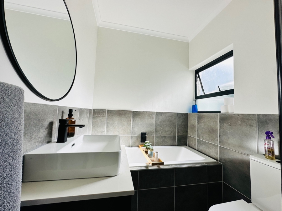 3 Bedroom Property for Sale in Sandown Western Cape